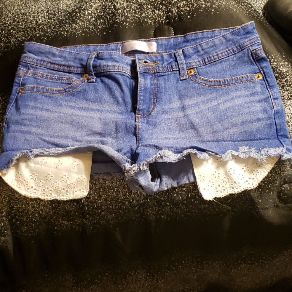 No Boundries little jean shorts